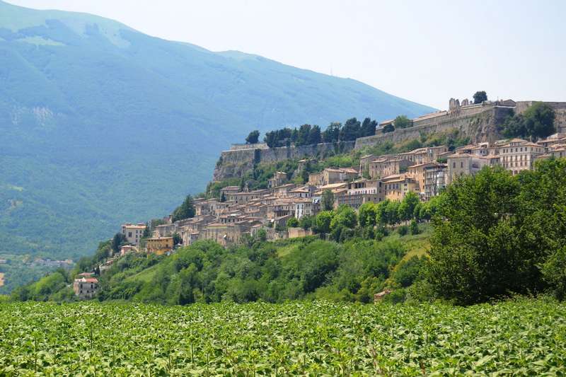 where to visit in abruzzo