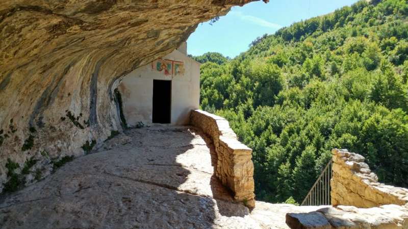 where to visit in abruzzo